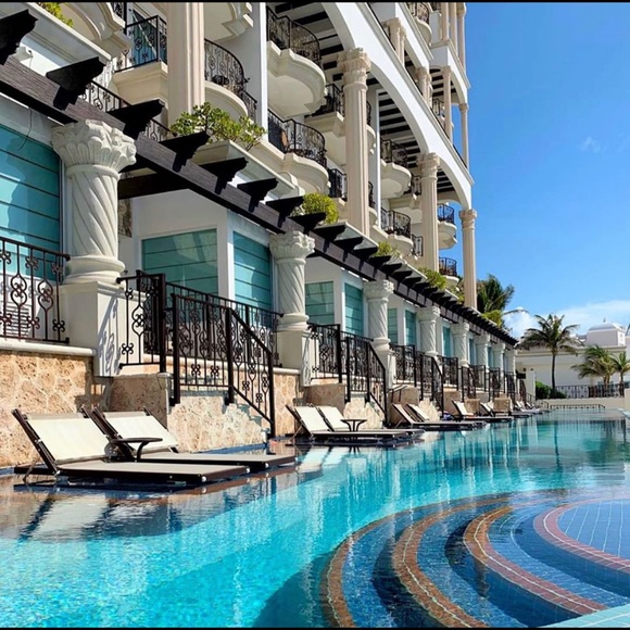 Meet your Posher, Tiffany - Picture 1 of 1